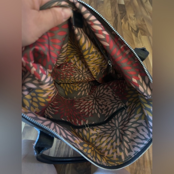 Lodis Elegant Black Shoulder Bag - Picture 5 of 8